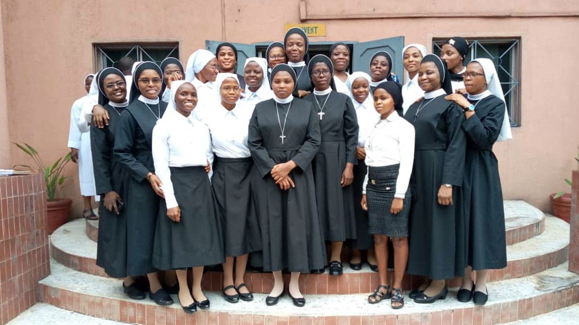 Prima professione di suor Blessing
